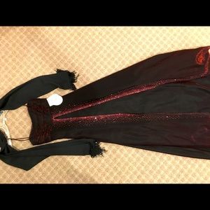 Black and red gown with shawl. Size 3/4